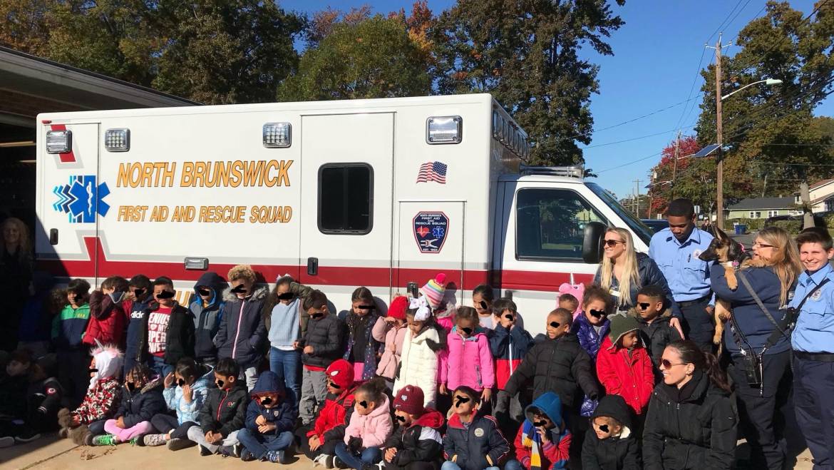 Kindergartners meet EMT’s!